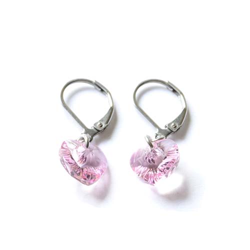 Edelstahl Ohrhänger/ Brisuren mit Herz Kristallen in der Farbe Crystal Light Rose