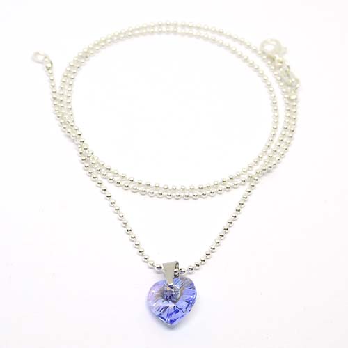 Hartversilberte Kugelkette 47 cm mit Herz Kristall Anhänger in der Farbe Light Sapphire Shimmer