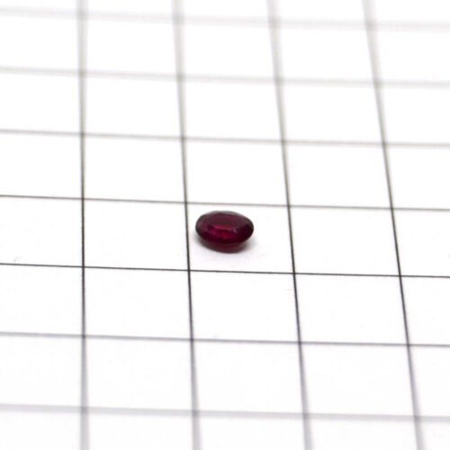 Rubin oval geschliffen 2,80 x 2,11 x 1,20 mm